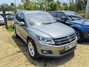 Volkswagen Tiguan S 2013 Gray for sale