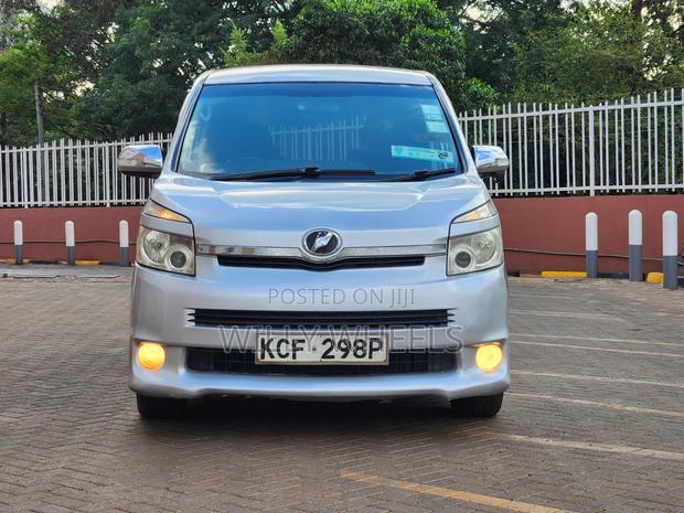 Toyota Voxy V 2WD 8-Seater 2008 Silver