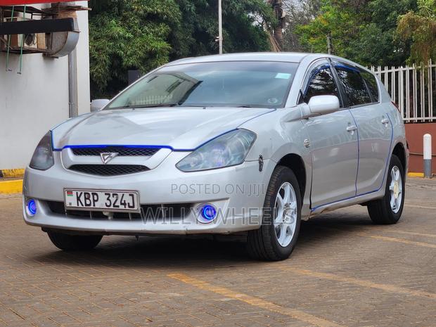 Toyota Caldina 2005 Silver