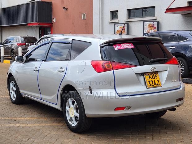 Toyota Caldina 2005 Silver