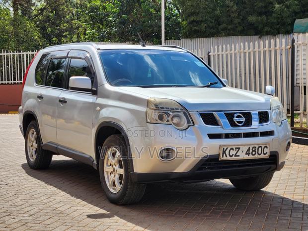 Nissan X-Trail 2.0 Petrol FWD 2013 Silver
