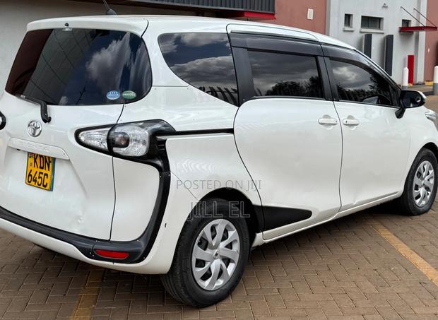 Toyota Sienta 2016 White