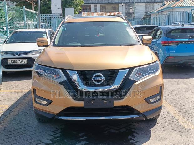 Nissan X-Trail 2.0 Petrol AWD 2020 Gold