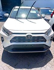 Toyota RAV4 XLE Premium AWD 2019 White for sale