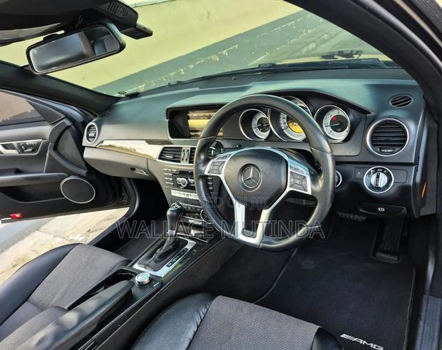 Mercedes-Benz C200 2013 Black