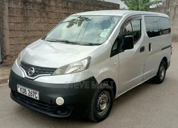 Nissan NP200 2014 Silver