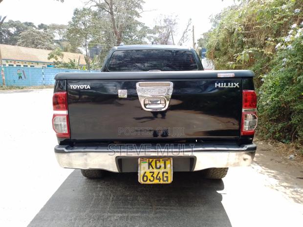 Toyota Hilux 2012 Matt Black