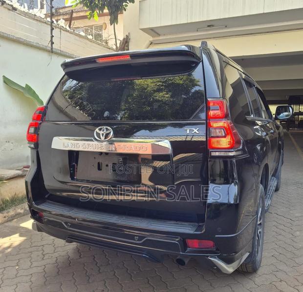 Toyota Land Cruiser Prado 2.7 2021 Black