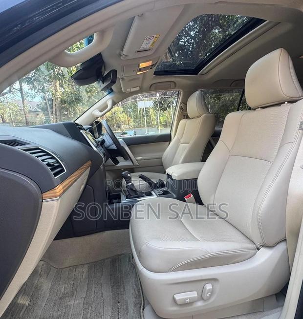 Toyota Land Cruiser Prado 2.7 2021 Black