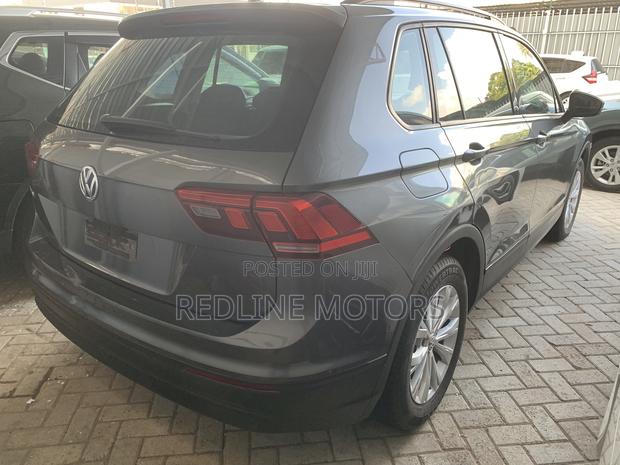 Volkswagen Tiguan 2.0T SE FWD 2019 Gray