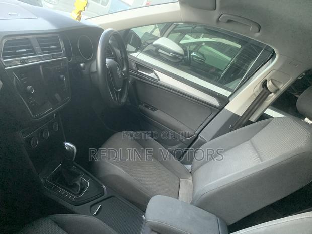 Volkswagen Tiguan 2.0T SE FWD 2019 Gray