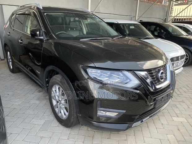 Nissan X-Trail 2.0 Petrol FWD 2019 Green