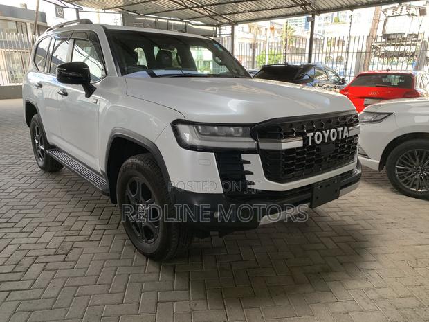 Toyota Land Cruiser 3.3 DT 2022 Pearl
