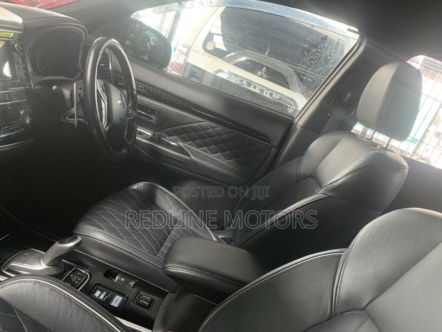 Mitsubishi Outlander 2.0 PHEV AWD 2019 Pearl