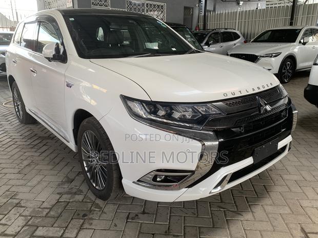 Mitsubishi Outlander 2.0 PHEV AWD 2019 Pearl