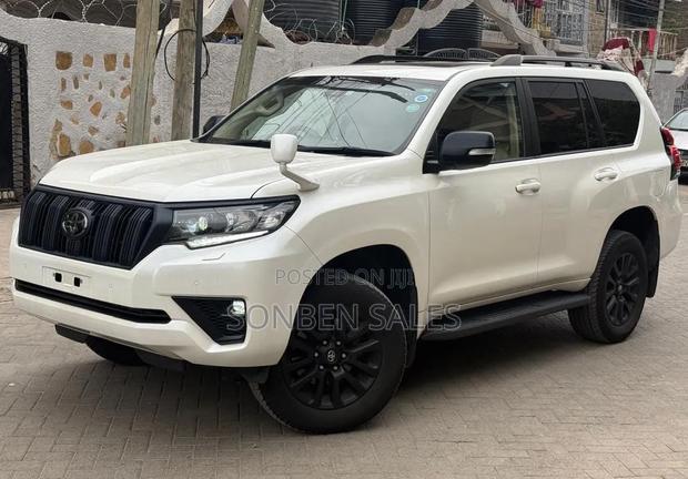 Toyota Land Cruiser Prado 2.7 2022 White