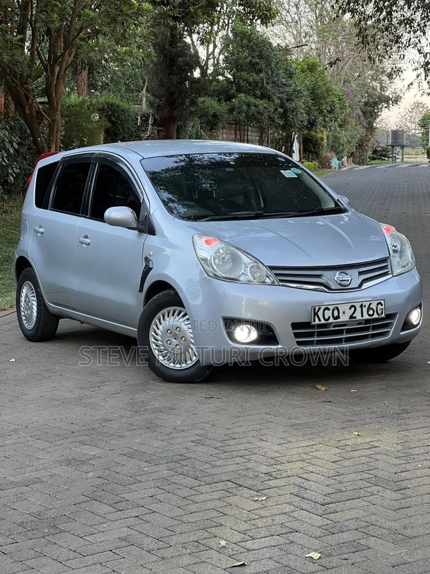 Nissan Note 2011 Silver
