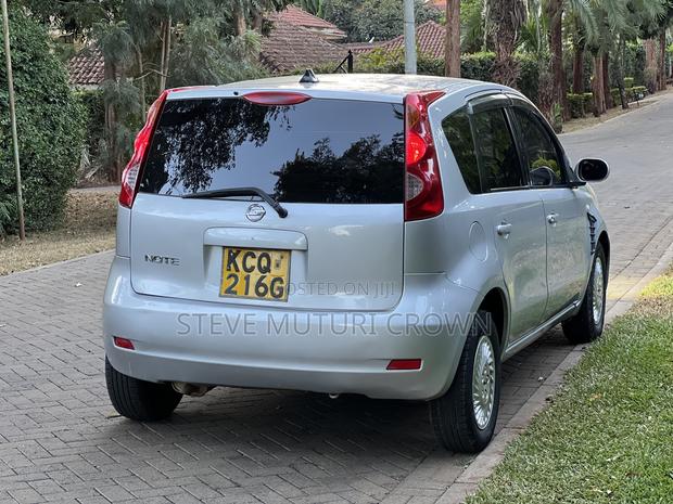 Nissan Note 2011 Silver