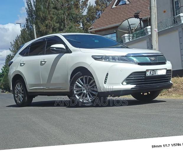 Toyota Harrier 2.0 2018 White