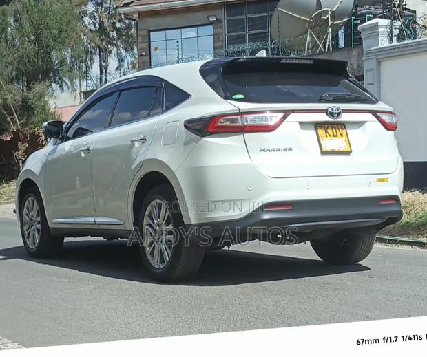 Toyota Harrier 2.0 2018 White