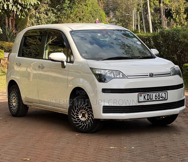 Toyota Spade 1.5 2019 Pearl
