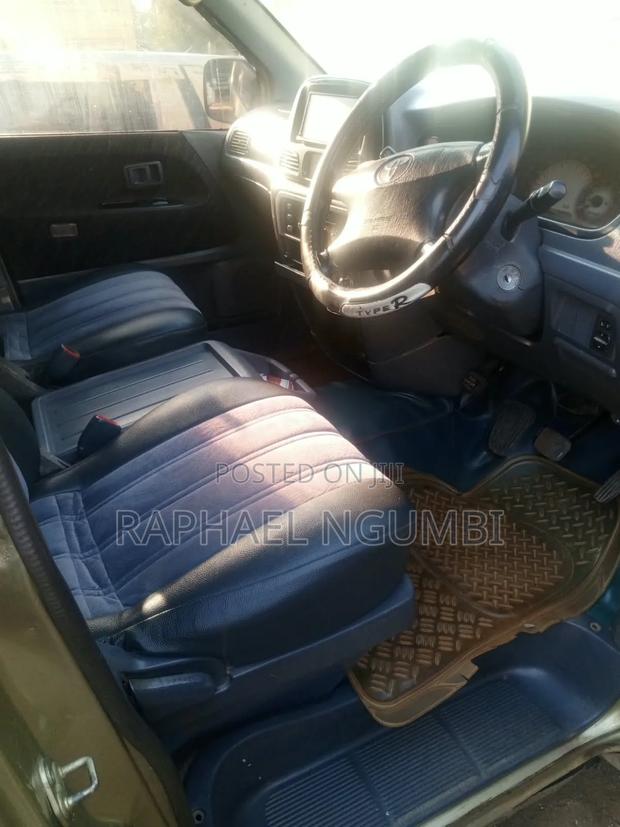 Toyota Noah 2001 Beige