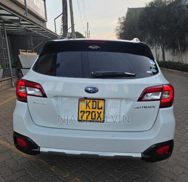 Subaru Outback 2016 White