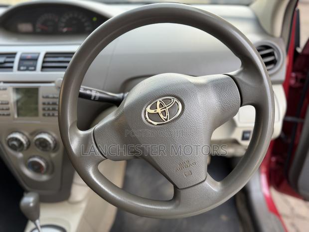 Toyota Belta 2009 Red