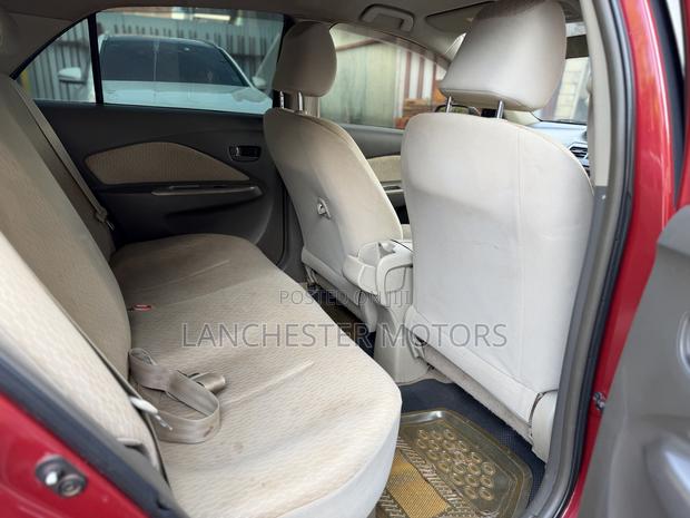 Toyota Belta 2009 Red