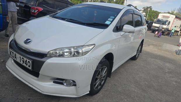 Toyota Wish 2013 White
