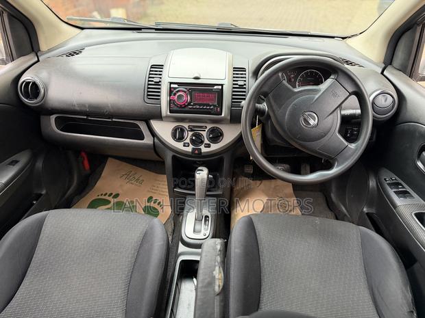 Nissan Note 2010 Silver