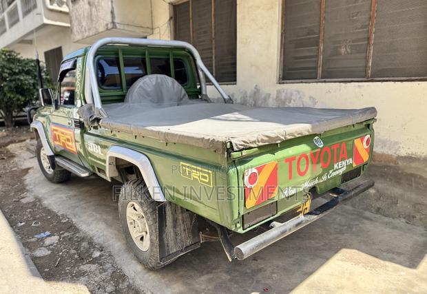 Toyota Land Cruiser 2009 Green