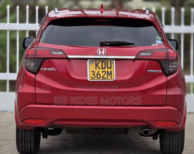 Honda Vezel 2019 Maroon