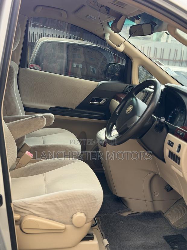 Toyota Alphard 2009 Silver