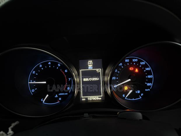 Toyota Auris 2015 Orange