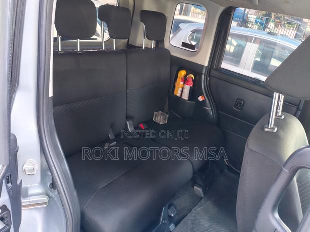 Toyota Roomy 2017 Silver