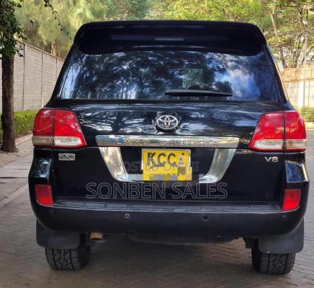 Toyota Land Cruiser 4.6 V8 AX 2009 Black