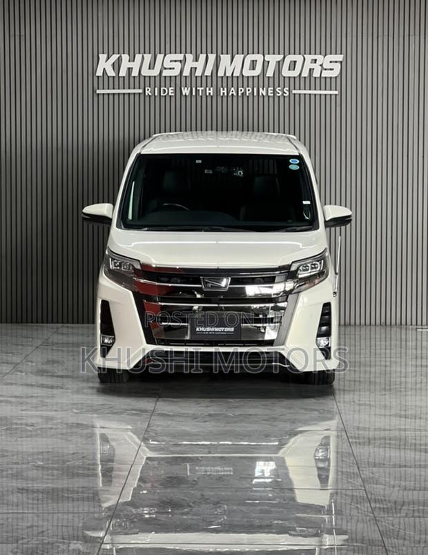 Toyota Noah 2019 Pearl