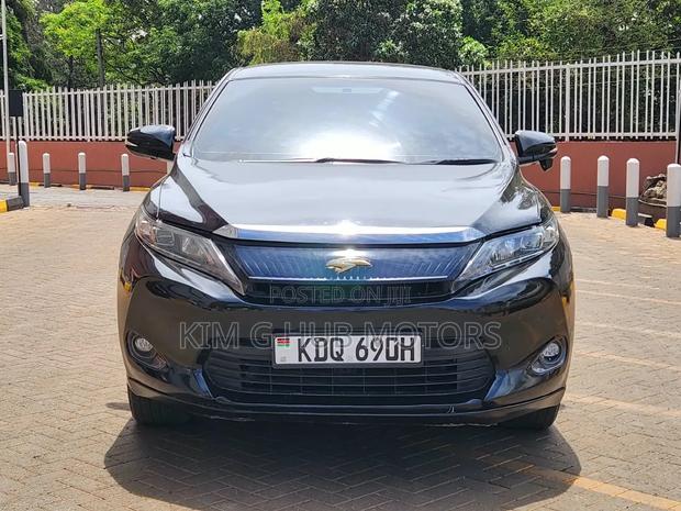 Toyota Harrier 2.0 2017 Black