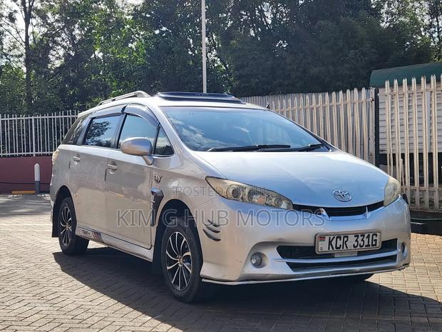 Toyota Wish 2011 Silver