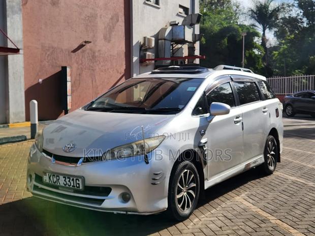 Toyota Wish 2011 Silver