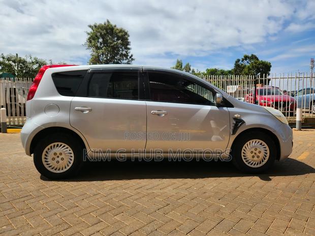 Nissan Note 2011 Silver