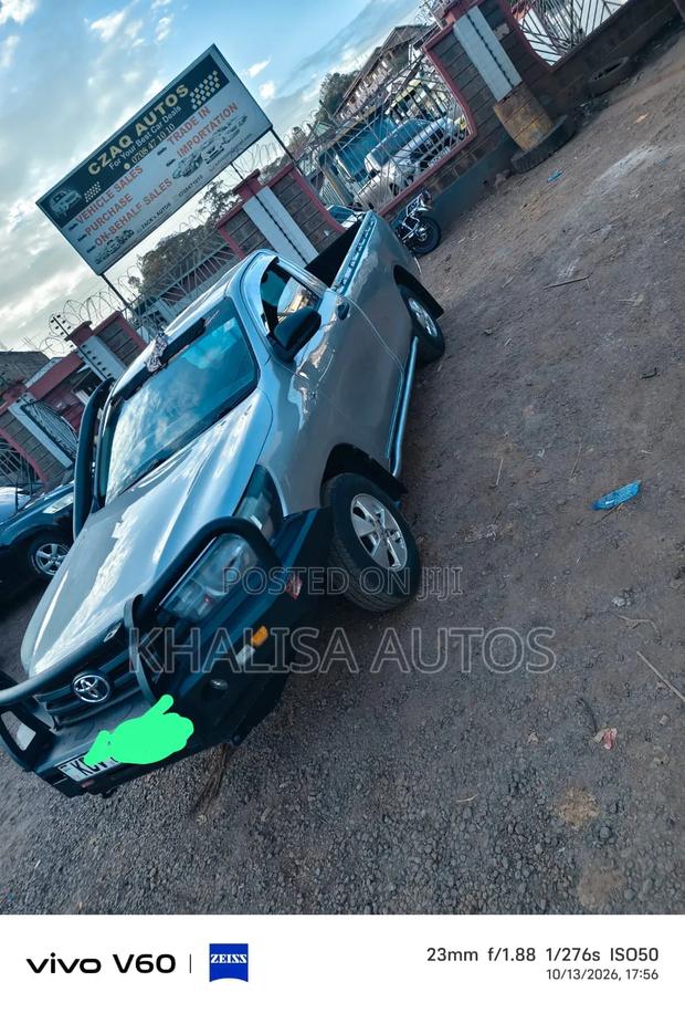Toyota Hilux 2018 Silver