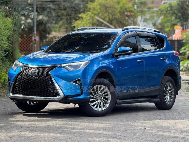 Toyota RAV4 2018 Blue