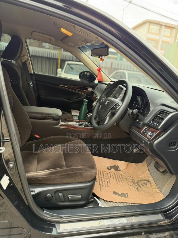 Toyota Crown 2014 Black