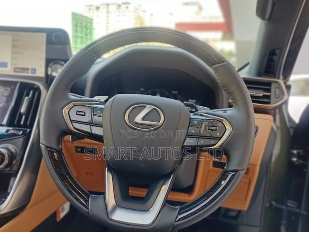 New Lexus LX 700h F Sport Handling 2026 Green