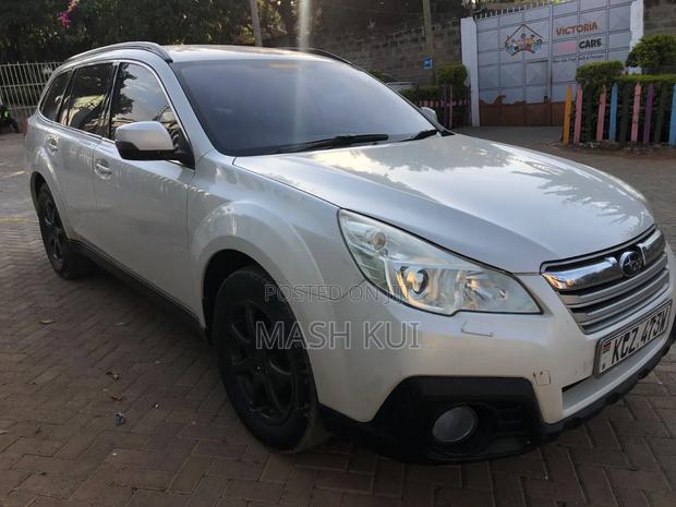Subaru Outback 2012 White