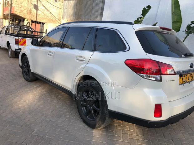 Subaru Outback 2012 White
