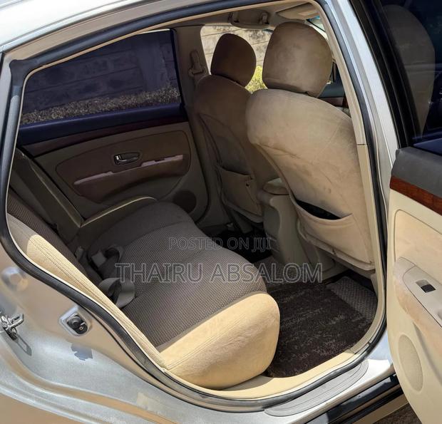 Nissan Bluebird 2010 Silver