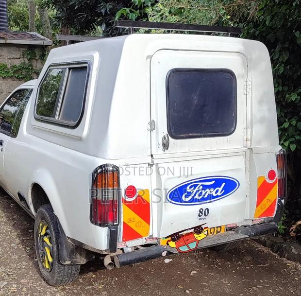 Ford Bantam 2004 White